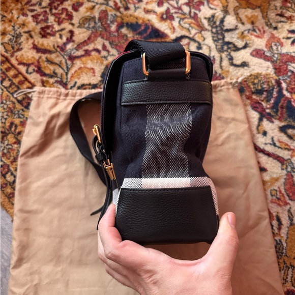 Burberry Camera Bag - Picture 5 of 10